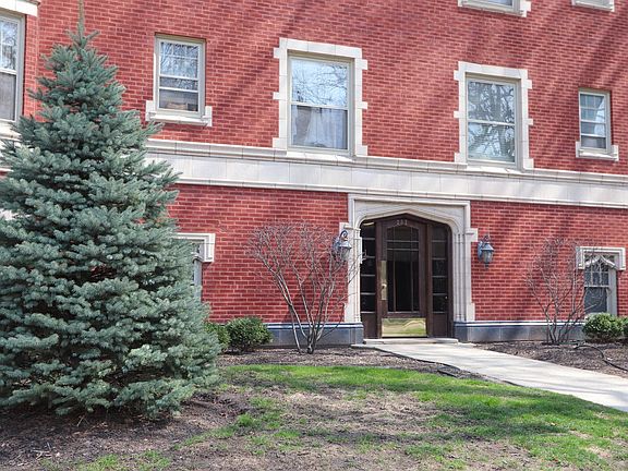 2nd image of 228 N Oak Park Ave #1H