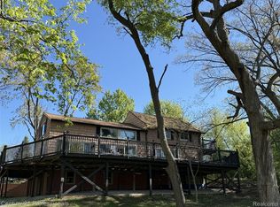 3185 Shimmons Rd, Auburn Hills, MI 48326