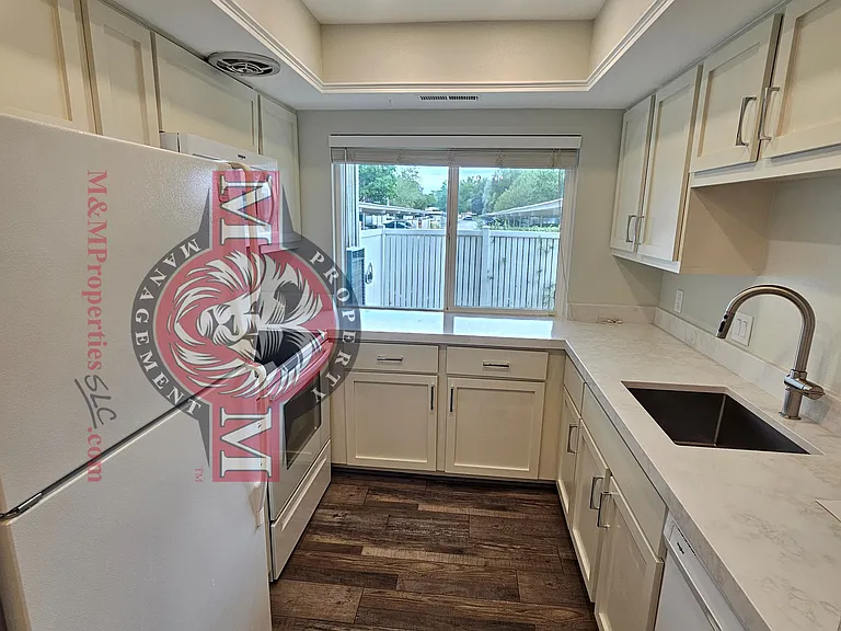 5704 S Waterbury Way #H — Photo 5
