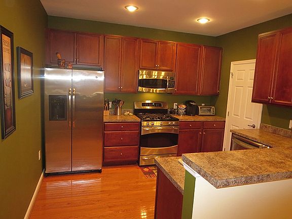 3rd image of 4469 Riverview Ln #64