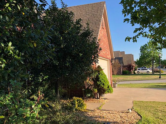4th image of 3909 SW Banbury Dr