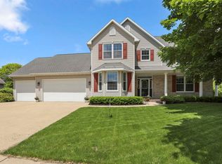 422 E Apple Creek Rd, Appleton, WI 54913