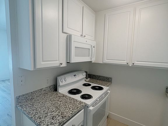 2nd image of 2515-2519 V St #6