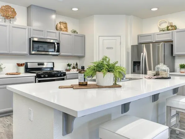 2740 Austere Ave, Redding, CA 96003