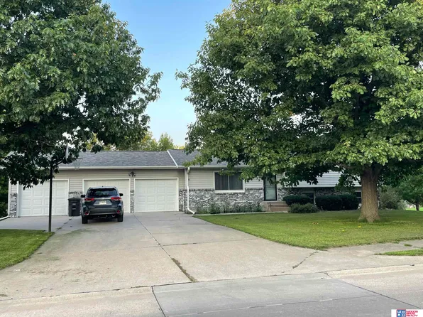 729 S Kingsley Ave, York, NE 68467
