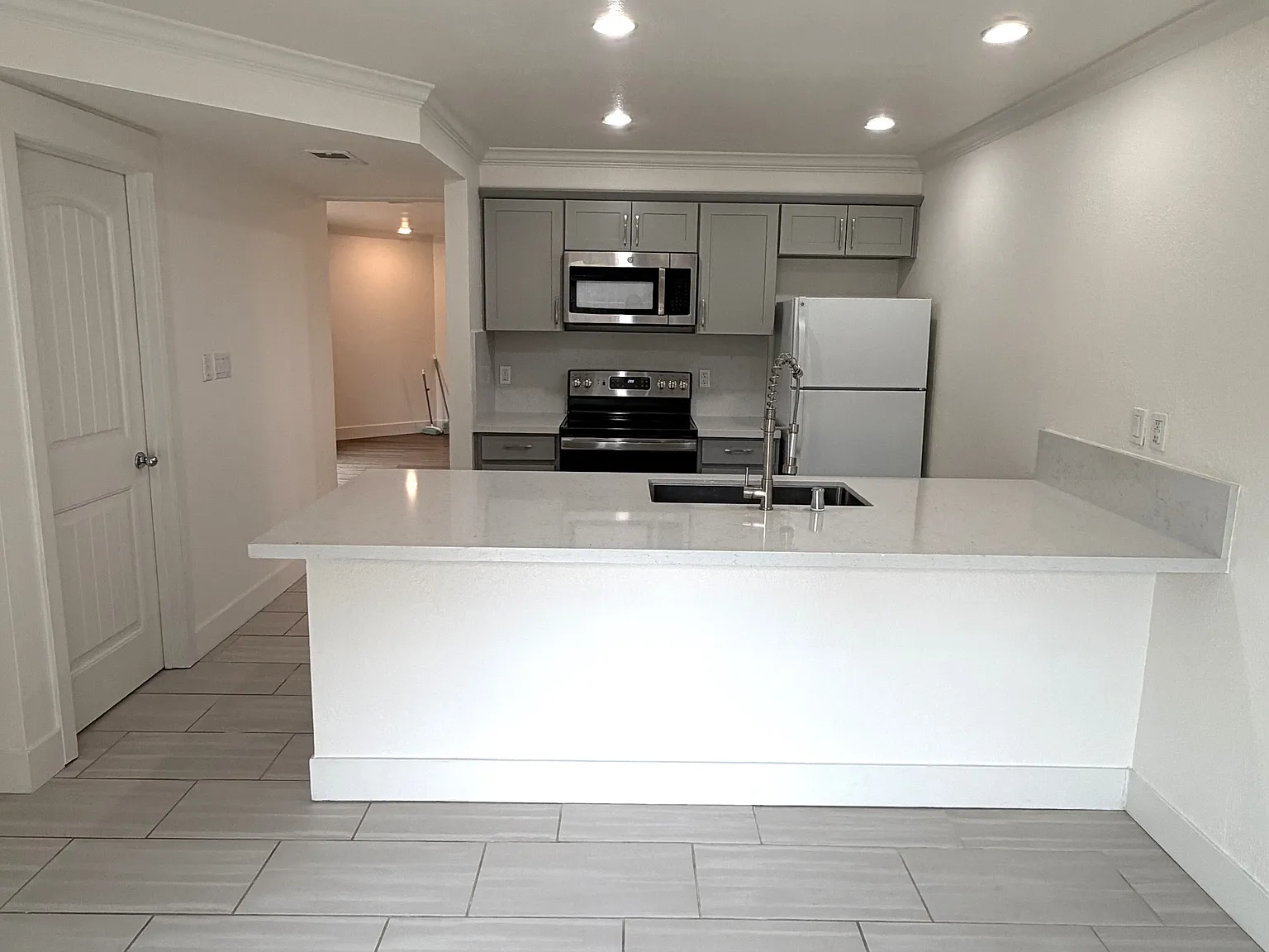 6638 Markley Way — Photo 2