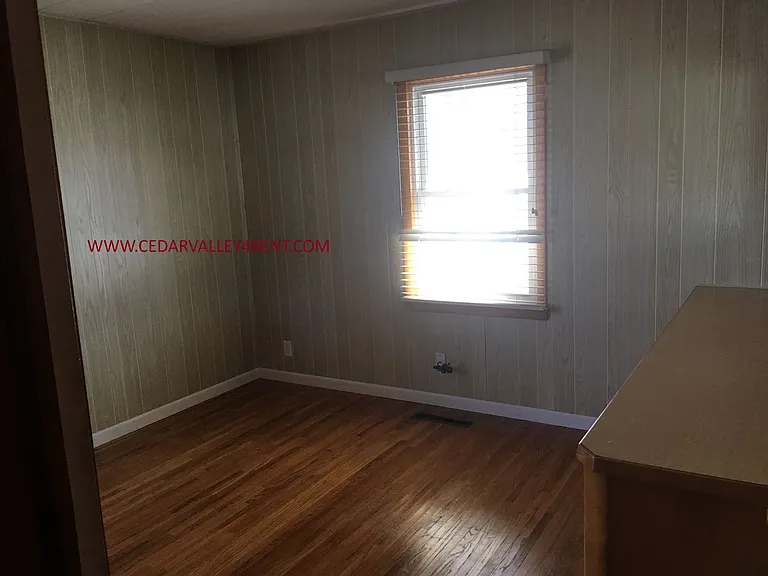 1570 E Ridgeway Ave — Photo 9