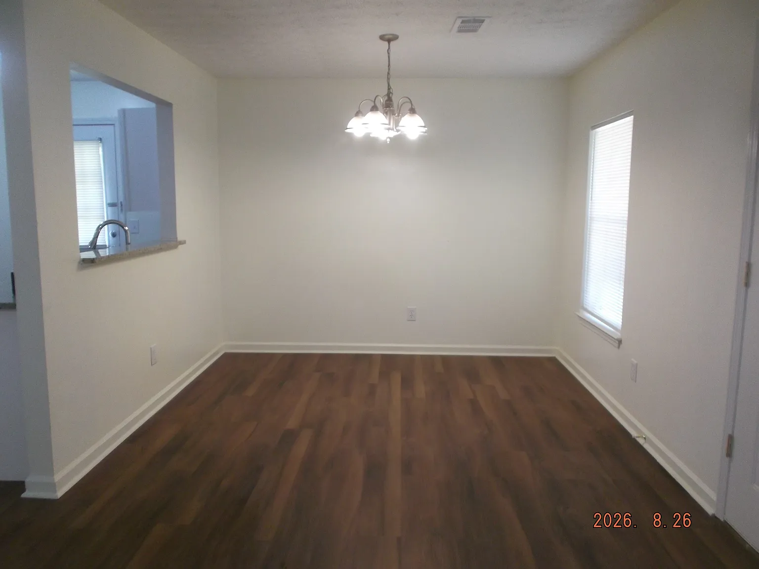 3 bed, 1092 sqft, $1,790 — Photo 3
