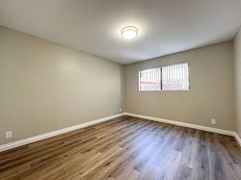 320 W Lomita Ave #11 — Photo 9