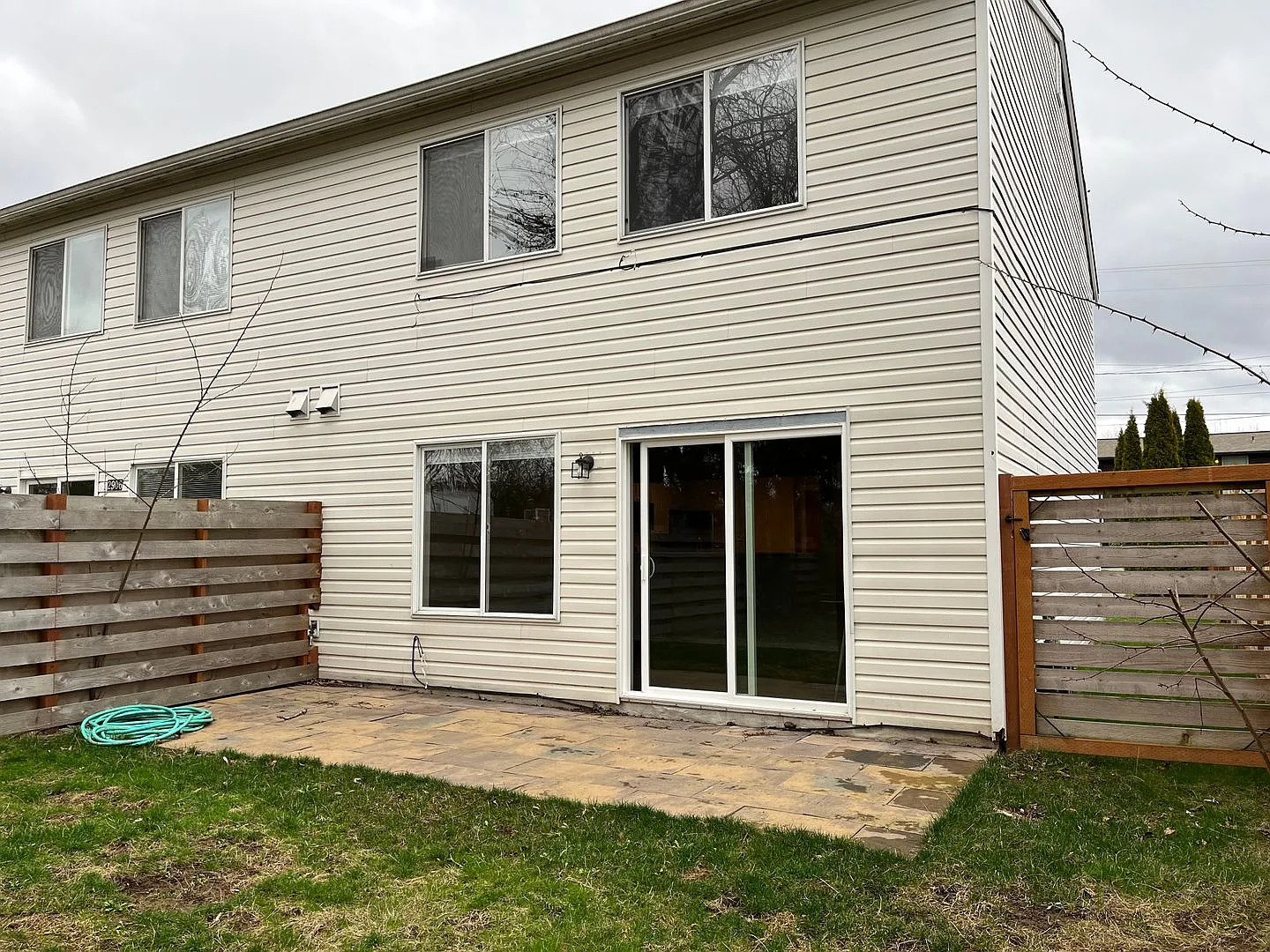 3 Bed, 2 Bath Home- Fenced Back Yard! — Photo 3