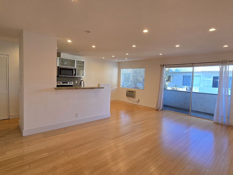 1st image of 2884 Sawtelle Blvd APT 217