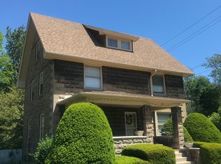 911 Simpson St, Evanston, IL 60201