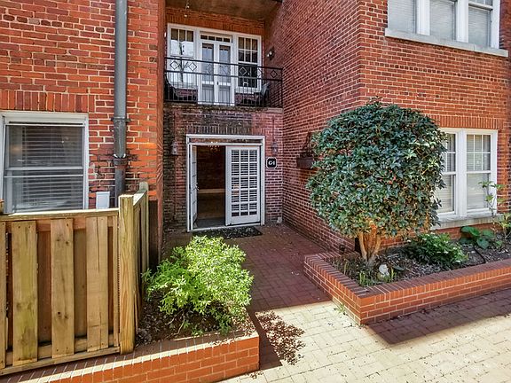 5th image of 10 Manly St APT G1
