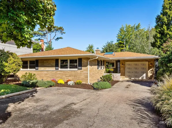 786 Hill Ave, Glen Ellyn, IL 60137