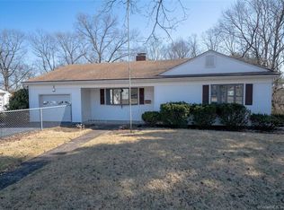 3 Brent Rd, Manchester, CT 06042