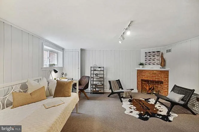 2325 Huidekoper Pl NW — Photo 17