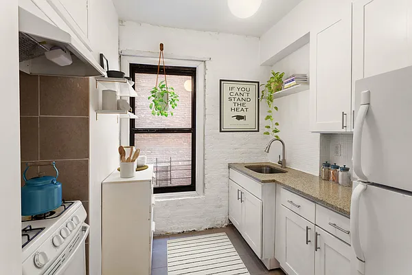 Sold by Bohemia Realty Group | media 3