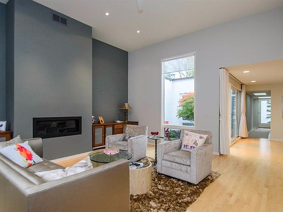 4th image of 1066 Scott Pl #32
