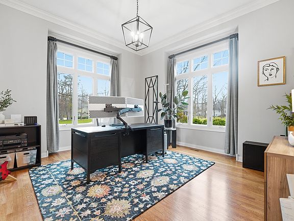 4th image of 60 Carrington Ct