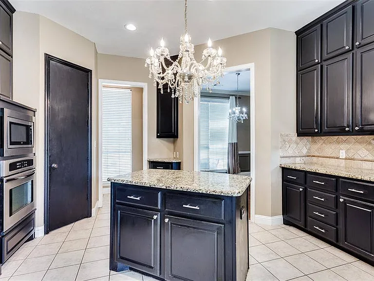 100 Belmont Place Cir — Photo 2