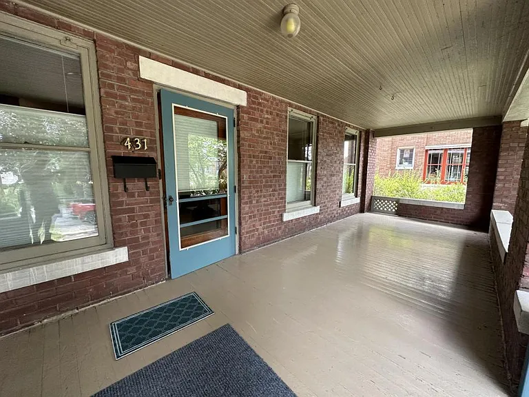 431 N Cherry St — Photo 4