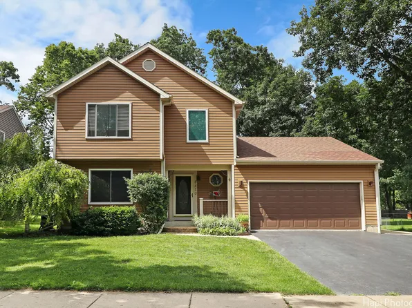 8410 Birch St, Fox Lake, IL 60020