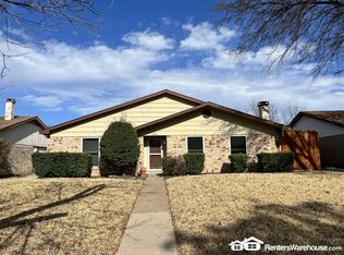 2231 E Crosby Rd, Carrollton, TX 75006