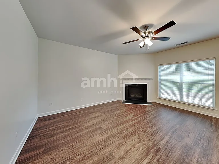 120 Hawleyville Ln — Photo 6