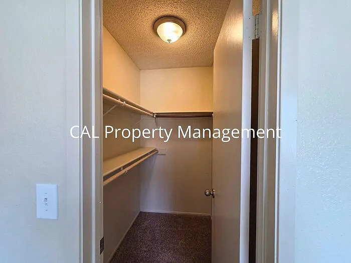 1841 Cherokee Dr — Photo 9