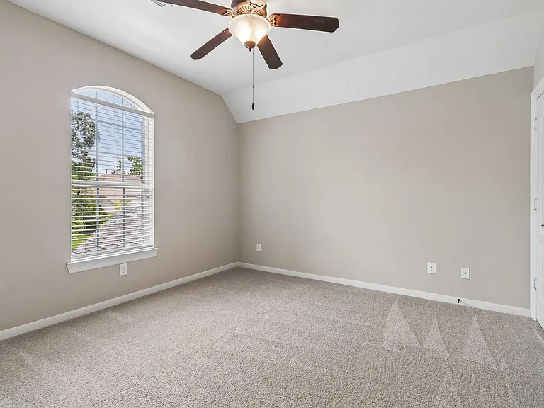 15 Verdin Pl — Photo 32