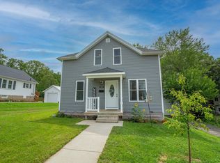 814 2nd St, Baraboo, WI 53913