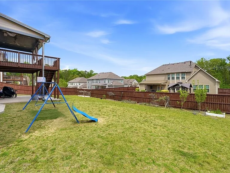 304 Cochin Dr — Photo 53