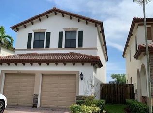 9220 SW 227th Ln, Cutler Bay, FL 33190