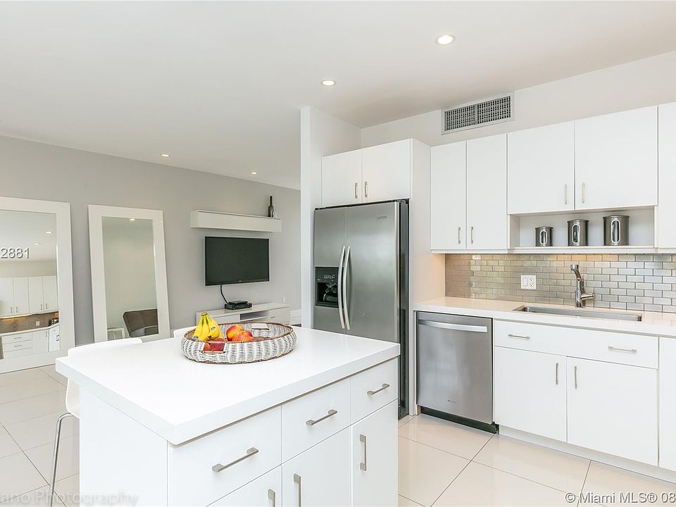 1st image of 4925 Collins Ave APT 2E