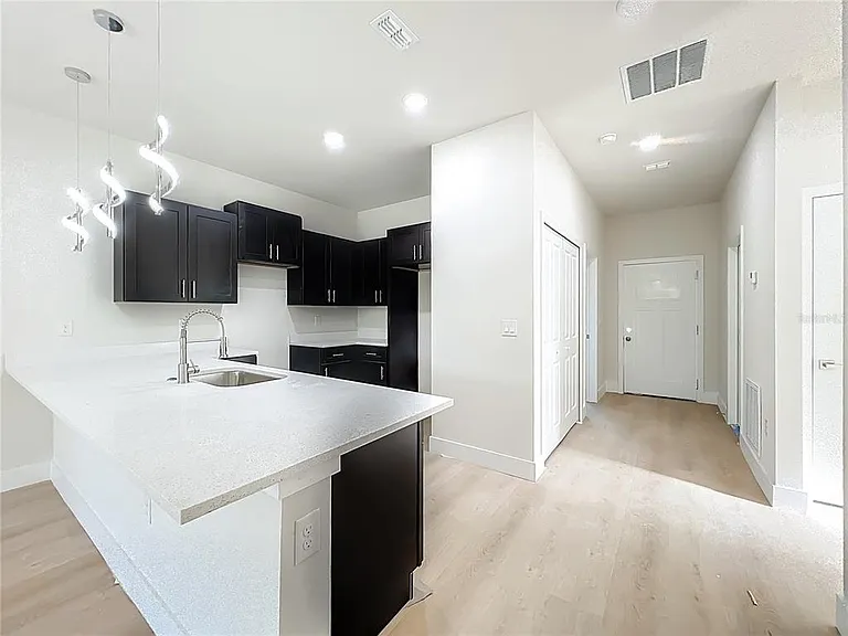 356 W 4th St — Photo 14