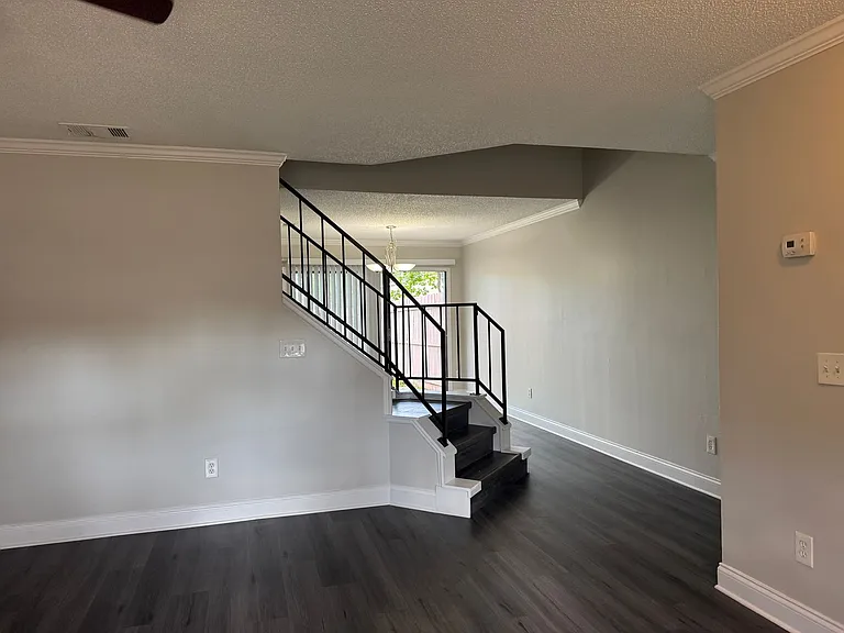 2982 Embassy Ct — Photo 3