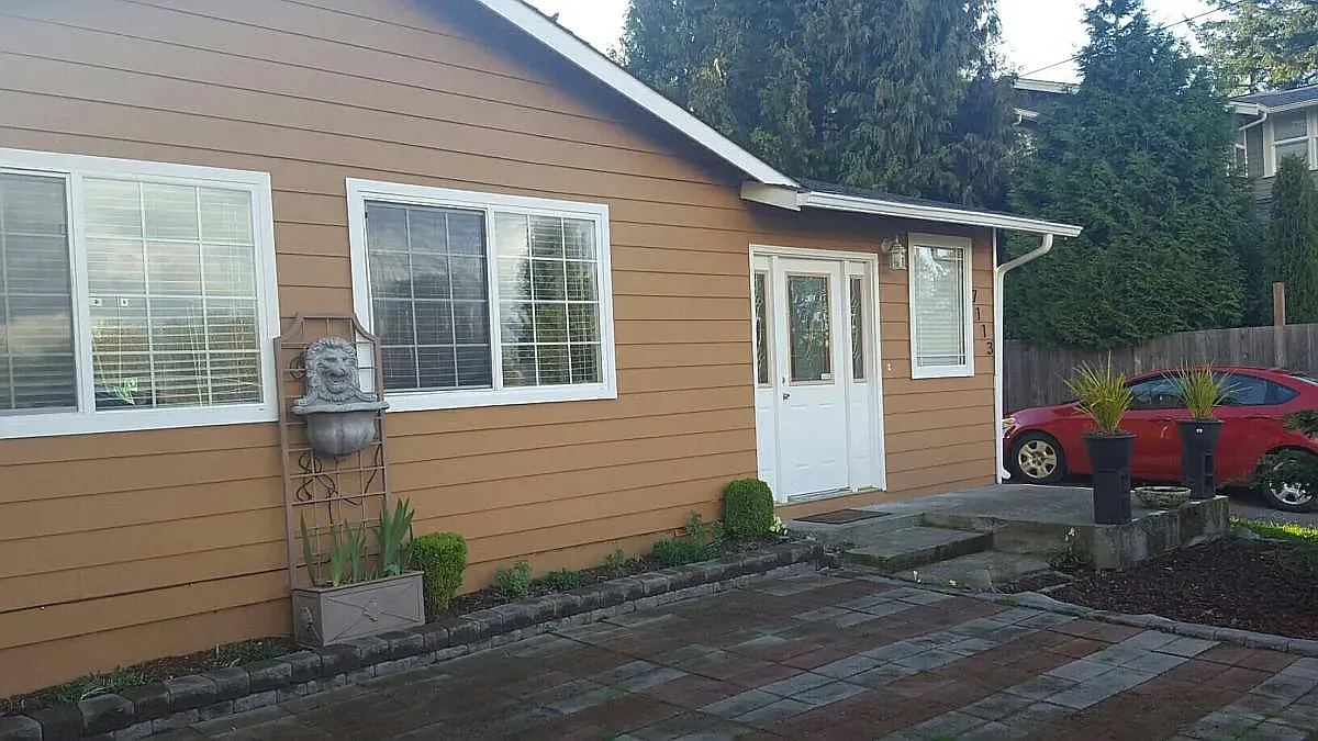 7113 12th Avenue SW — Photo 2