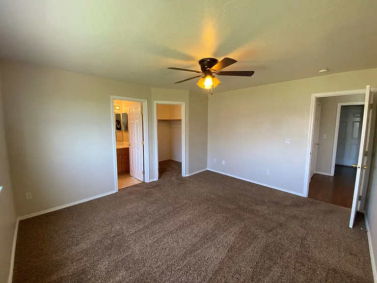 1032 NE Trailridge Ct — Photo 10