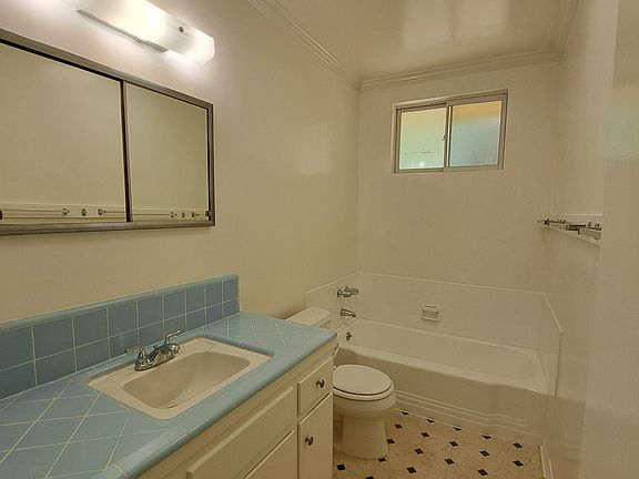 5th image of 528 Allen Ave #C