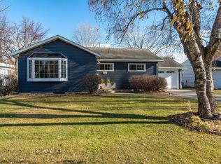 431 Campbell Dr, Grand Forks, ND 58201