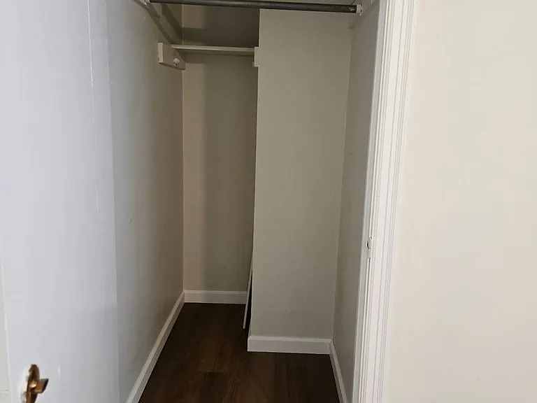 1015 W Benton St — Photo 15