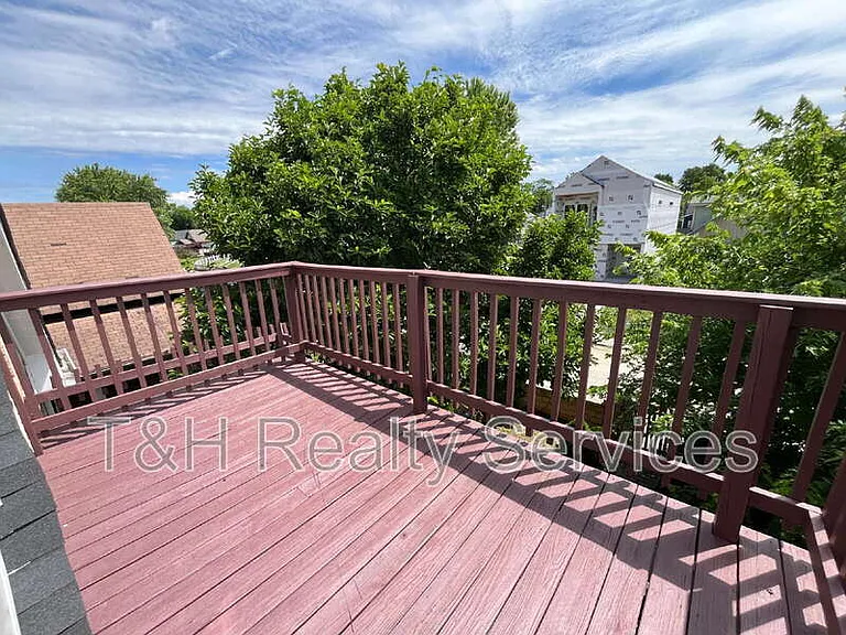 210 N Keystone Ave — Photo 21