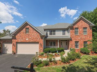 5 Crenshaw Ct, Bolingbrook, IL 60490