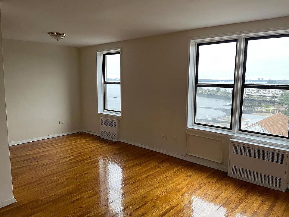 1st image of 3155 Randall Ave