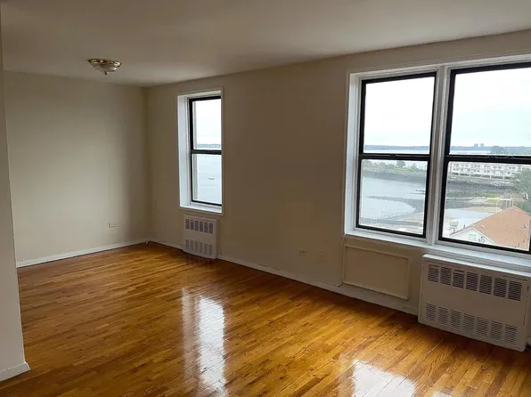 3155 Randall Ave, Bronx, NY 10465