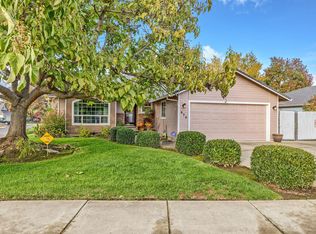 979 Westrop Dr, Central Pt, OR 97502