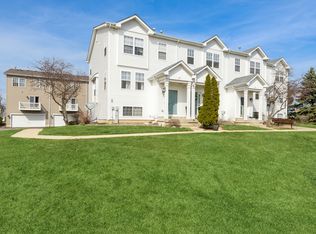 7 W Big Horn Dr, Hainesville, IL 60073