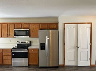 1606 NW Garrett Dr, Blue Springs, MO 64015