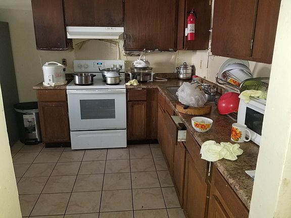 5th image of 1579 Sloan St APT 1