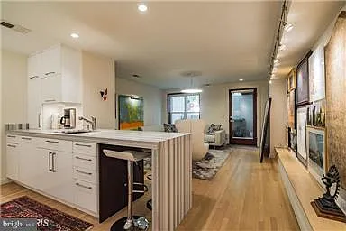 1 bed, 1.0 bath, $2,650 — Photo 3